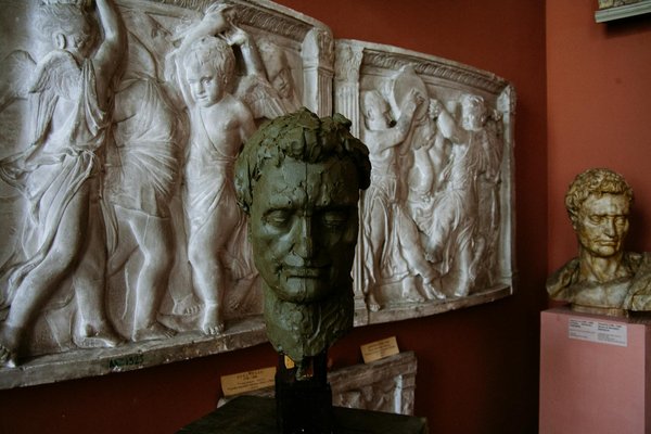 Banquette bistrot rouge : le charme au cœur de votre restaurant