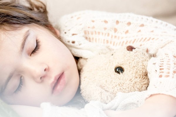 Pourquoi offrir une peluche à son bébé ?